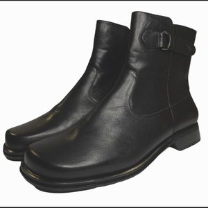 Woman Cloud Walkers boots size 11w